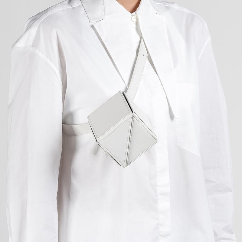  YEE SI Cube Mini Belt Bag - White4 