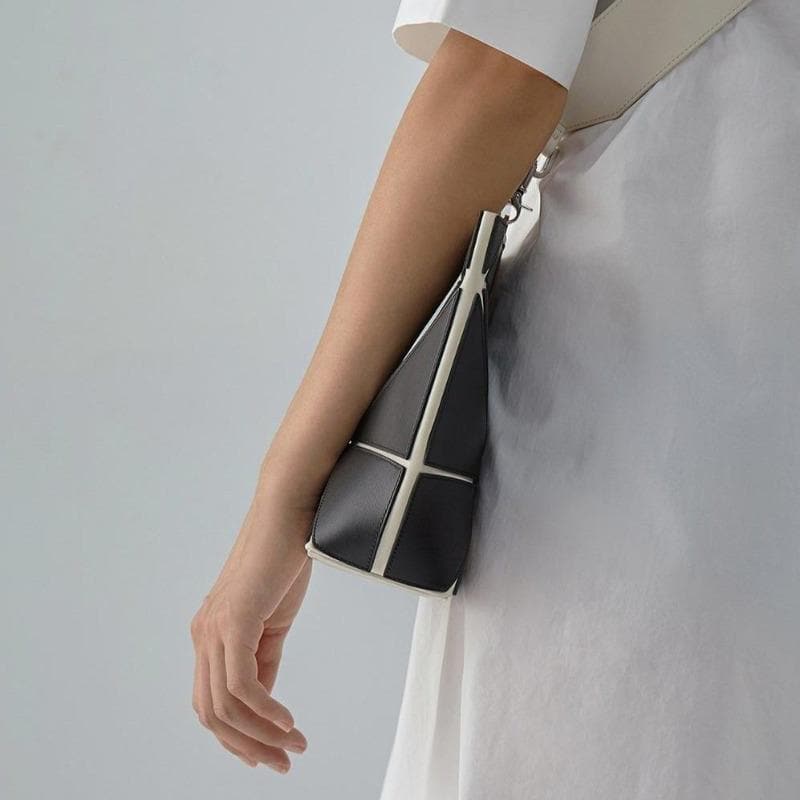 YEE SI Facet Mini Shoulder Bag - Black / White 6