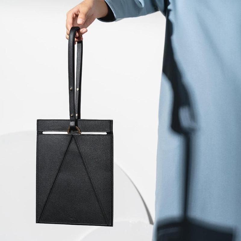 YEE SI - Loop Classic - Designer Loop Handle Bag - Black